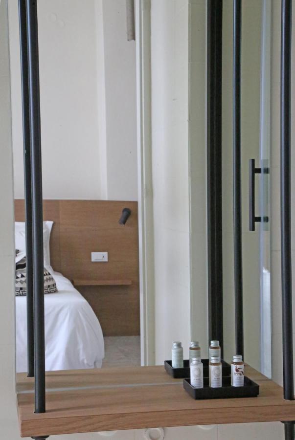 Oiko Mini Suites Ermoupoli Luaran gambar
