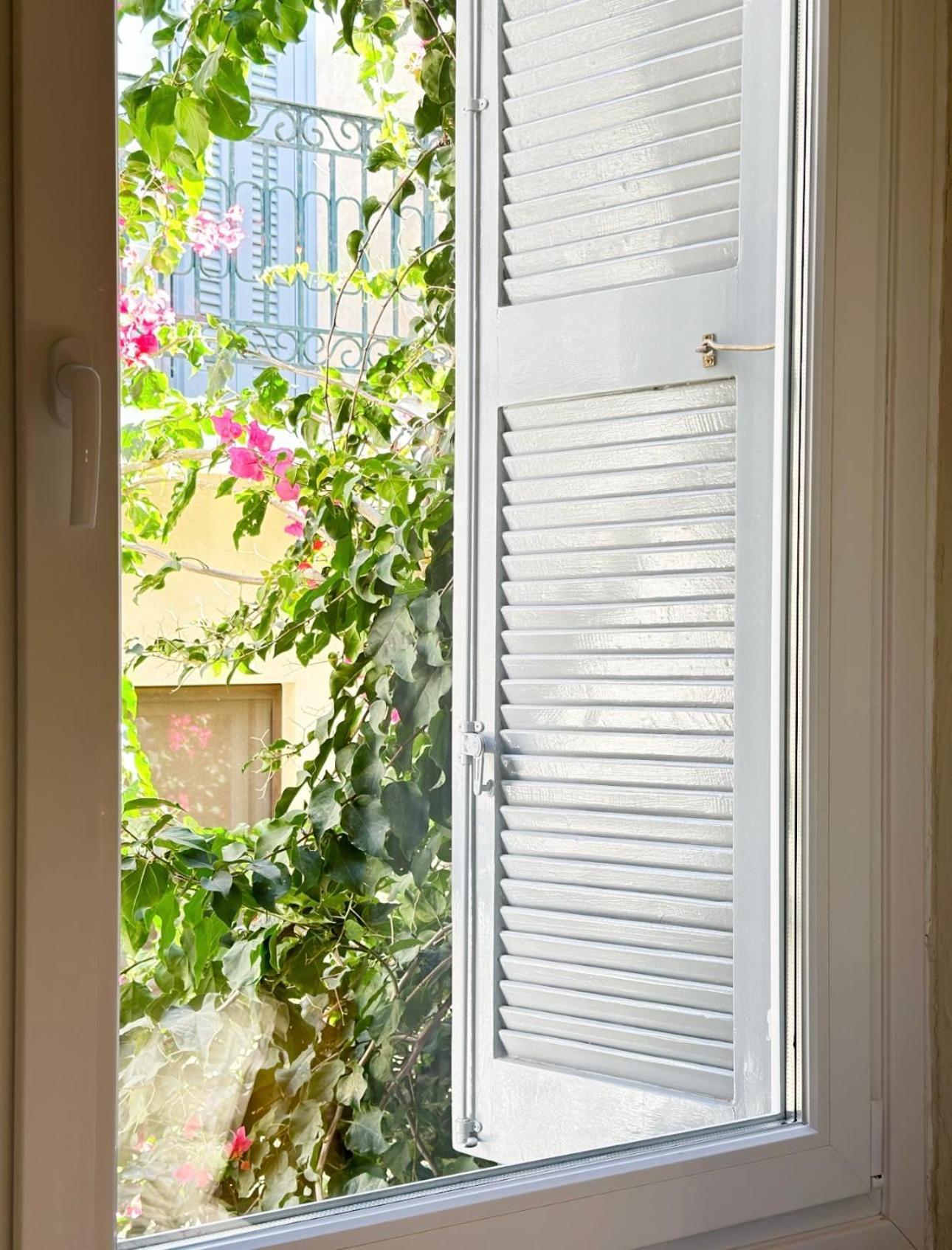 Oiko Mini Suites Ermoupoli Luaran gambar