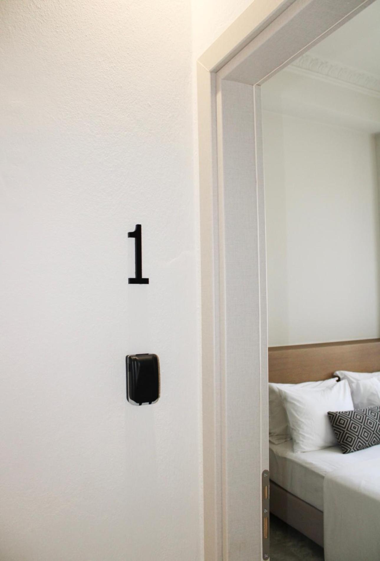 Oiko Mini Suites Ermoupoli Luaran gambar