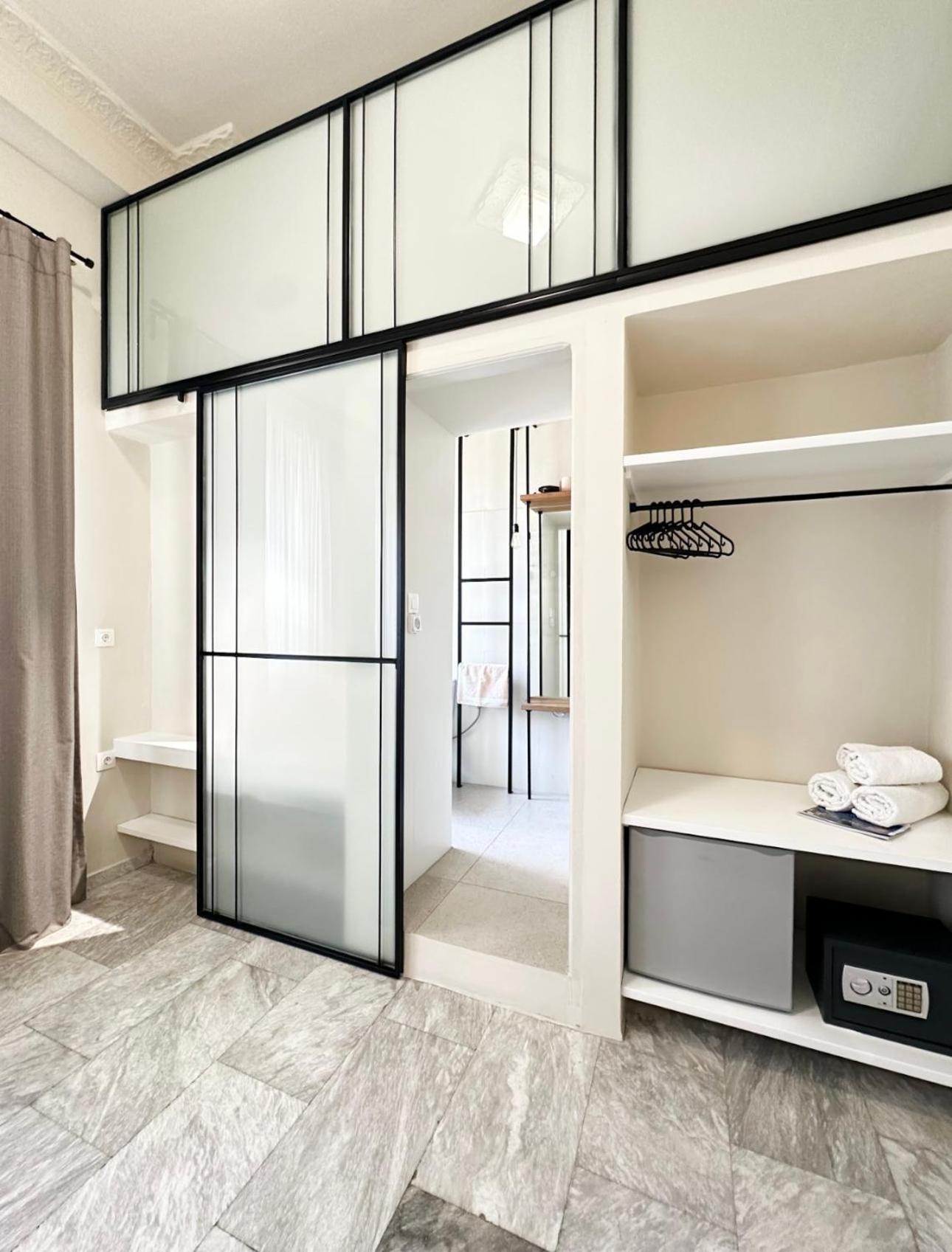 Oiko Mini Suites Ermoupoli Luaran gambar