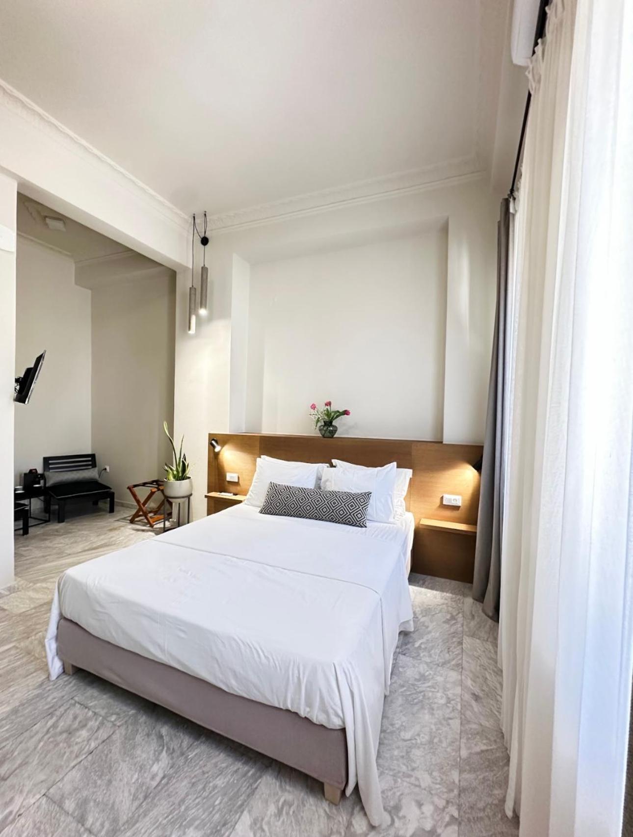 Oiko Mini Suites Ermoupoli Luaran gambar