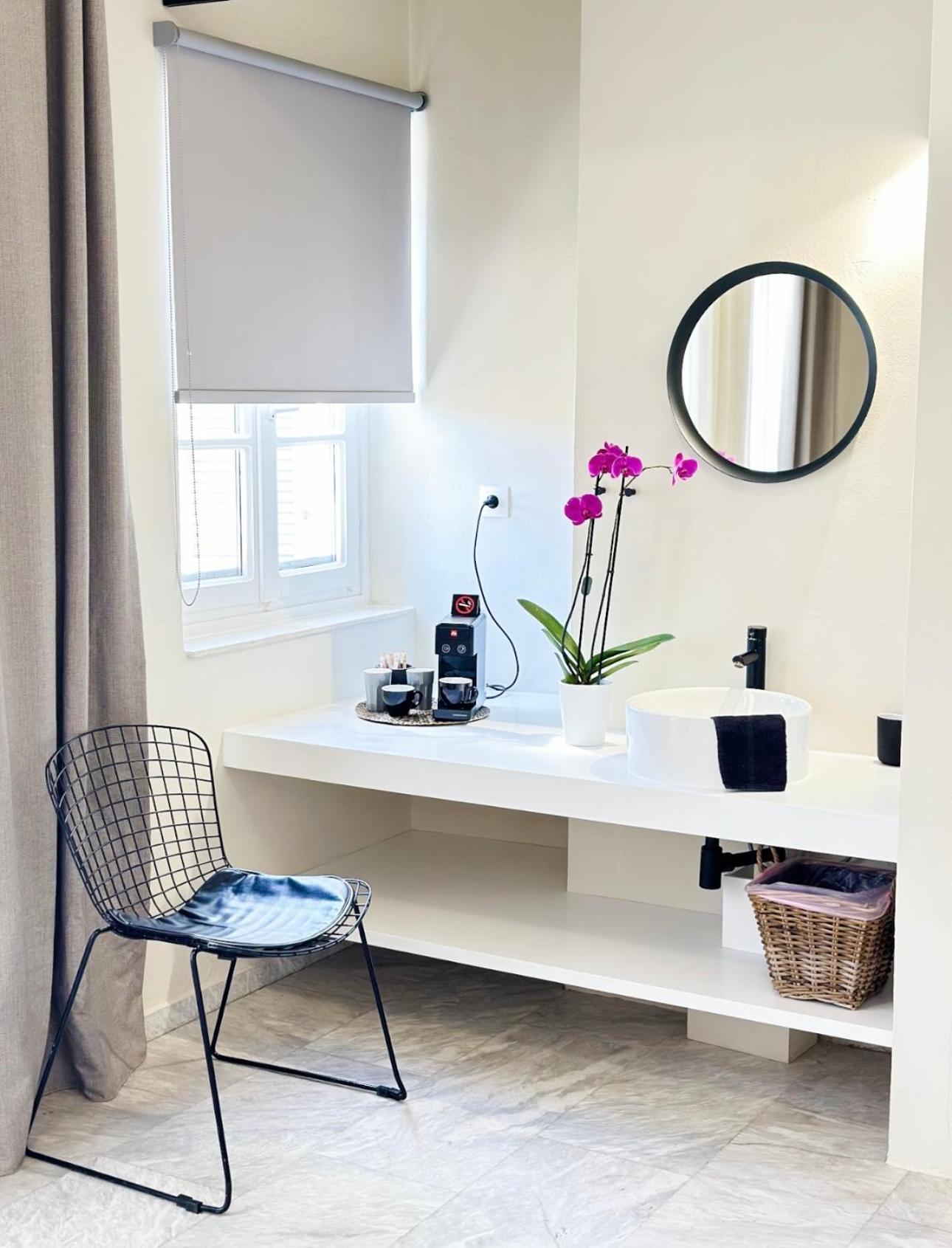 Oiko Mini Suites Ermoupoli Luaran gambar