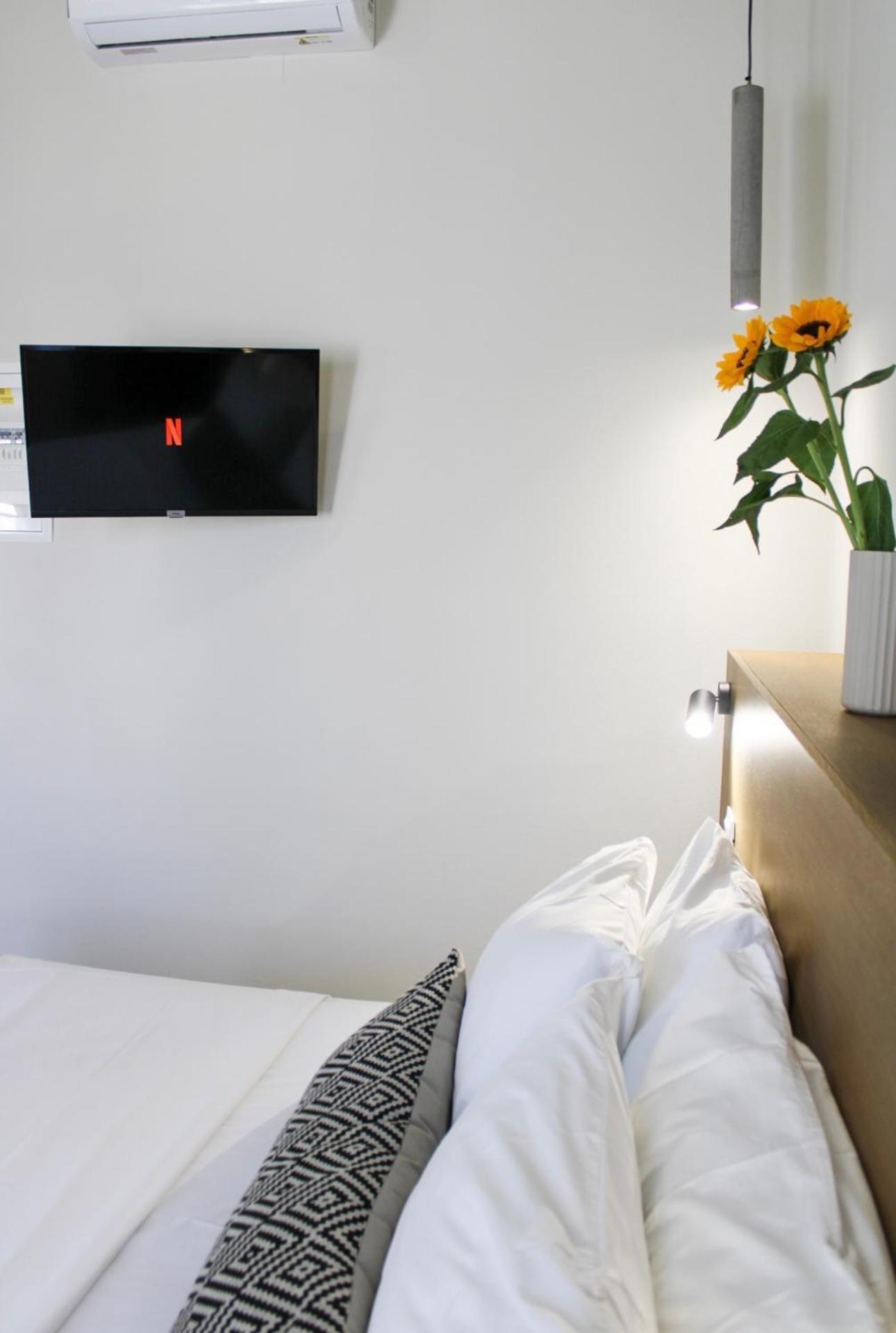 Oiko Mini Suites Ermoupoli Luaran gambar