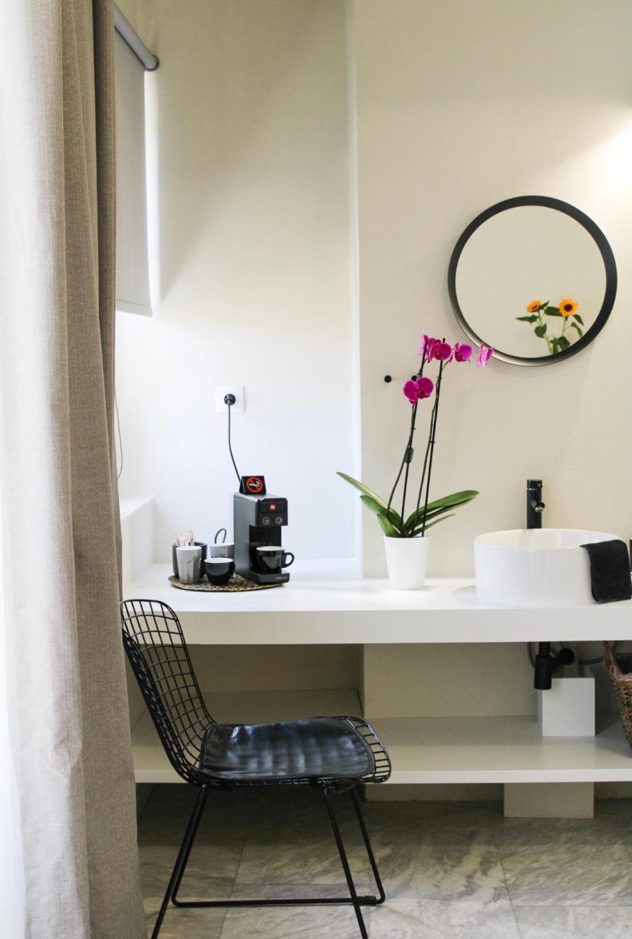 Oiko Mini Suites Ermoupoli Luaran gambar
