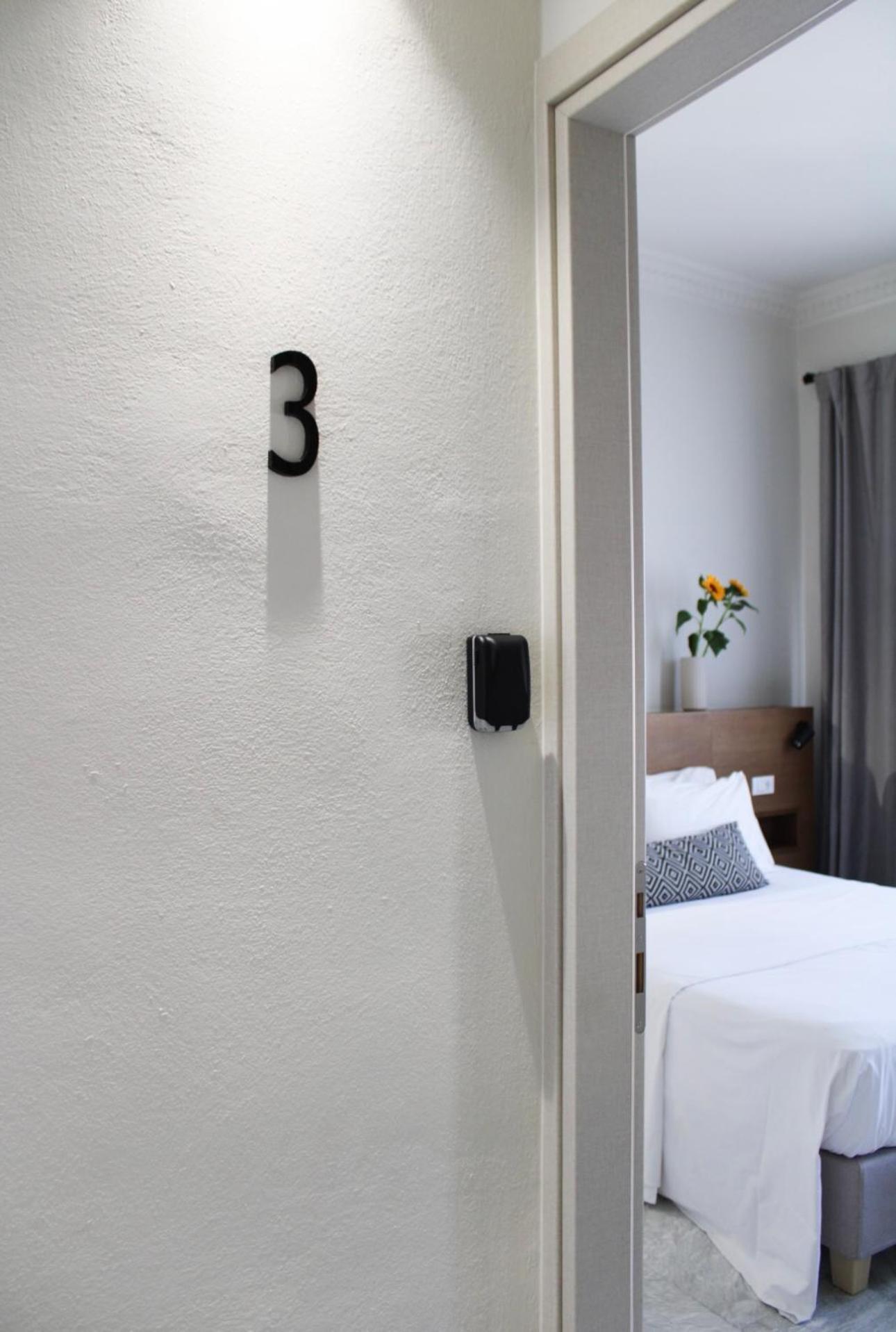 Oiko Mini Suites Ermoupoli Luaran gambar