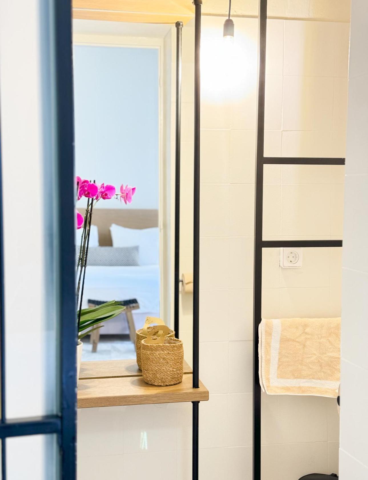Oiko Mini Suites Ermoupoli Luaran gambar