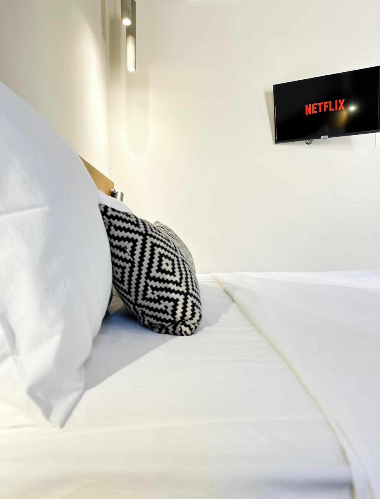 Oiko Mini Suites Ermoupoli Luaran gambar