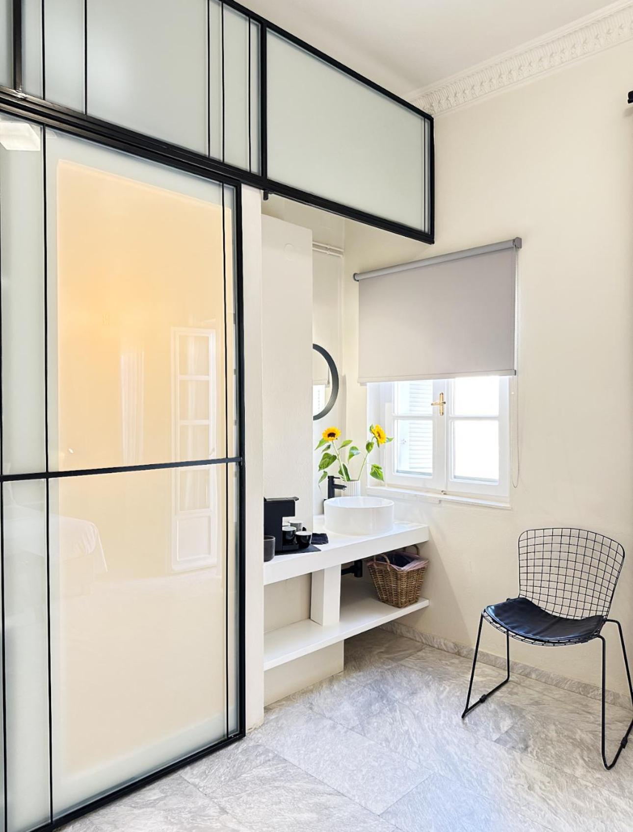 Oiko Mini Suites Ermoupoli Luaran gambar
