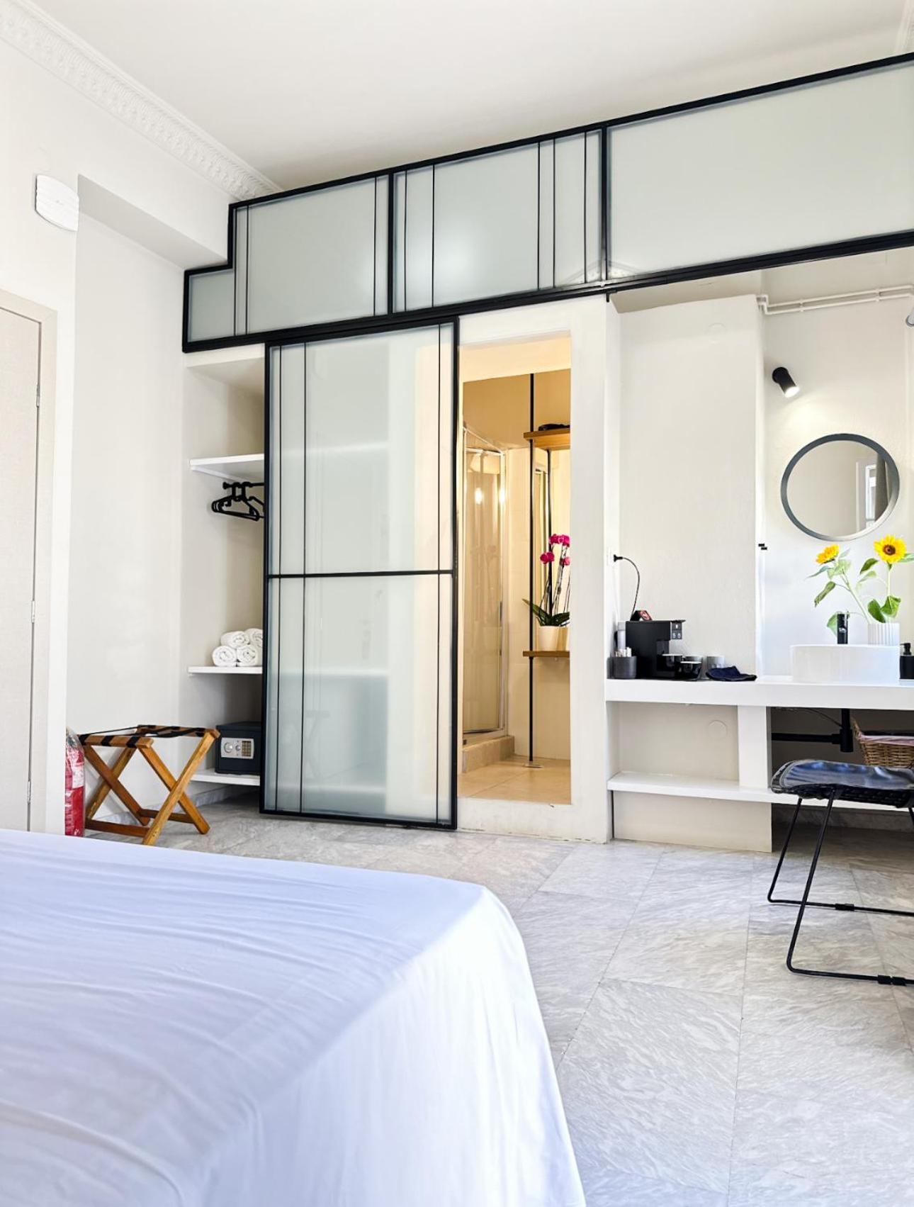 Oiko Mini Suites Ermoupoli Luaran gambar