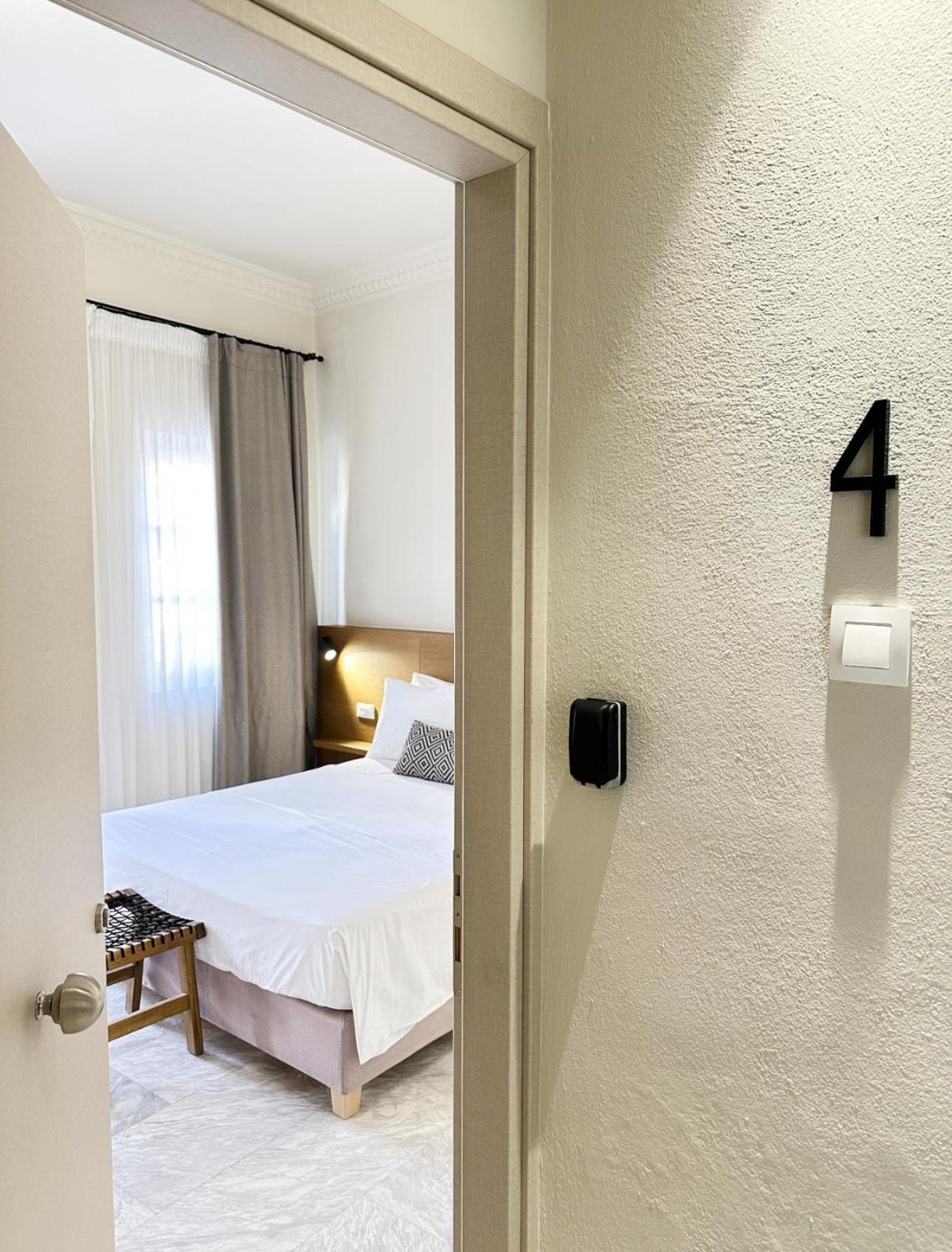 Oiko Mini Suites Ermoupoli Luaran gambar